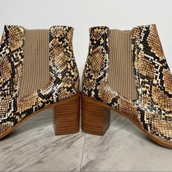 New! Vince Camuto Jentilliy Chelsea Bootie - Picture 6 of 11